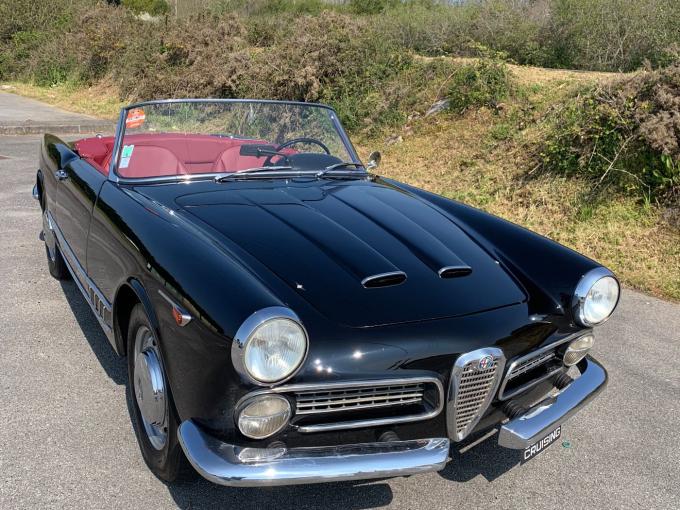 Alfa Roméo 2000 Spider Touring Pininfarina de 1961