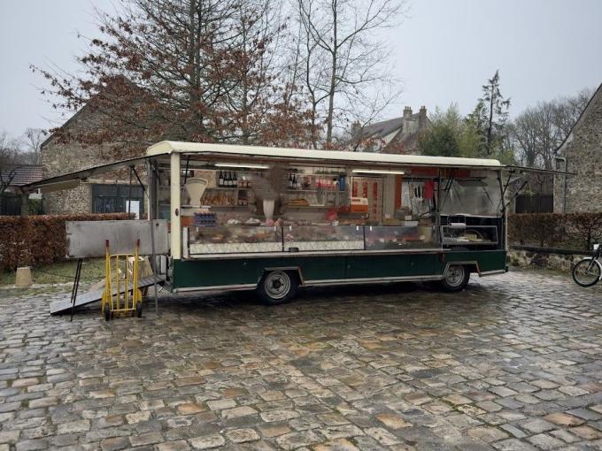 Peugeot J7 camion march&eacute; /food truck  de 1976