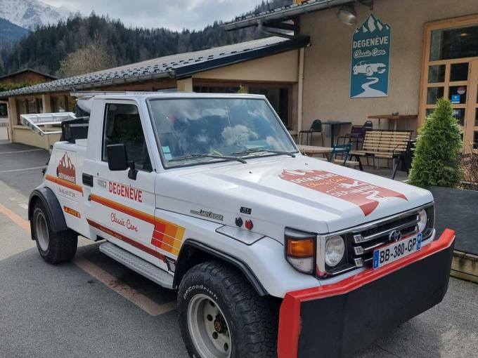 Toyota Land Cruiser D&eacute;panneuse  de 2005