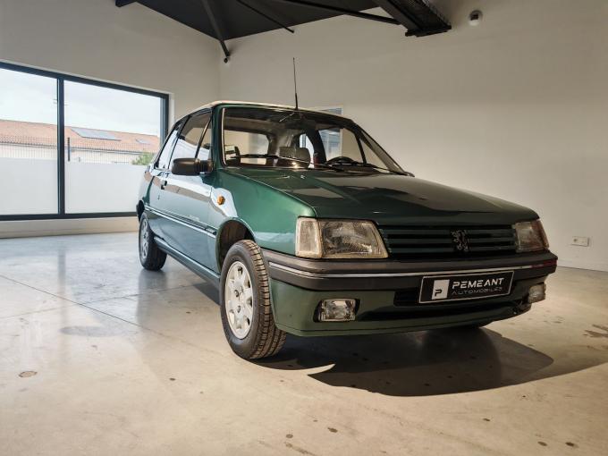 Peugeot 205 Roland Garros Cabriolet – Série Limitée de 1994