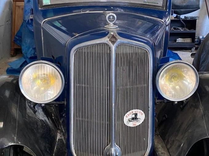 Renault Monaquatre YN1 de 1945