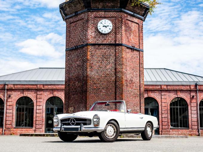 Mercedes-Benz SL 250 SL PAGODE de 1968