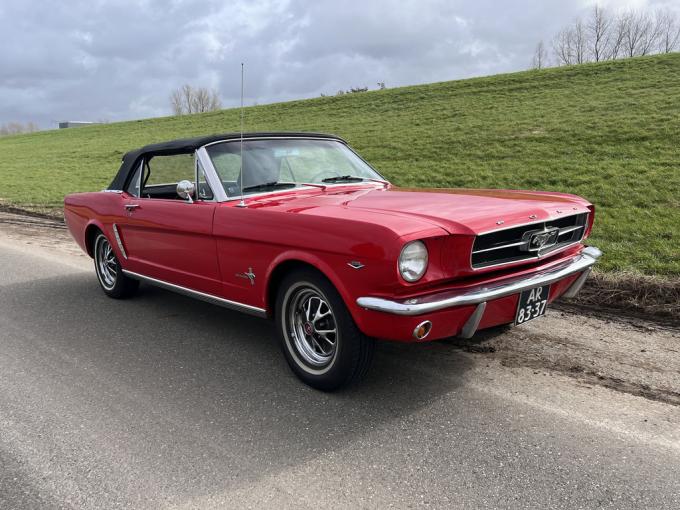 Ford Mustang V8 4.7 Cabriolet de 1965