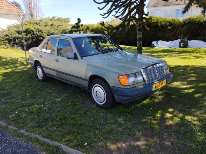 Mercedes-Benz E class 300 de 1986