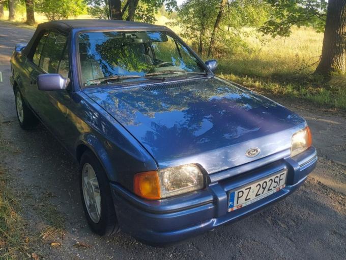 Ford Escort Cabriolet de 1988