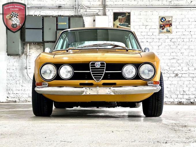 Alfa Roméo Giulia GT 1750 veloce  de 1969