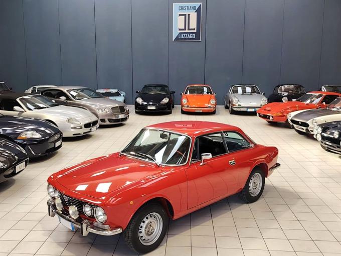 Alfa Roméo Giulia GT 2000 VELOCE de 1971