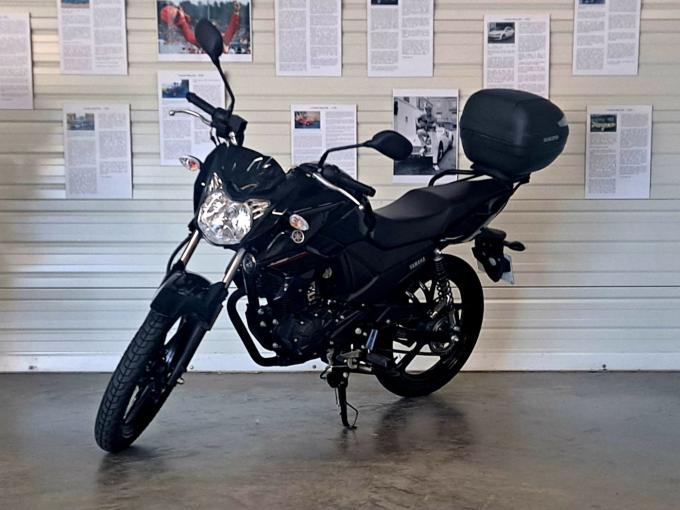 Moto yamaha YS 125 de 2020
