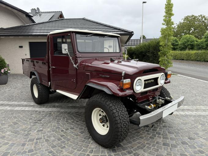 Toyota Land Cruiser FJ45 Pick-Up de 1975