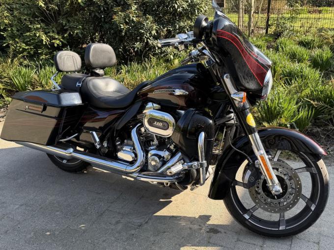 Moto Harley Davidson CVO Street Glide de 2012