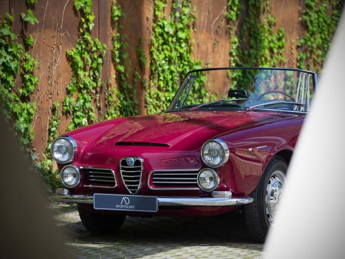 Alfa Roméo 2600 Spider Touring Superleggera de 1966