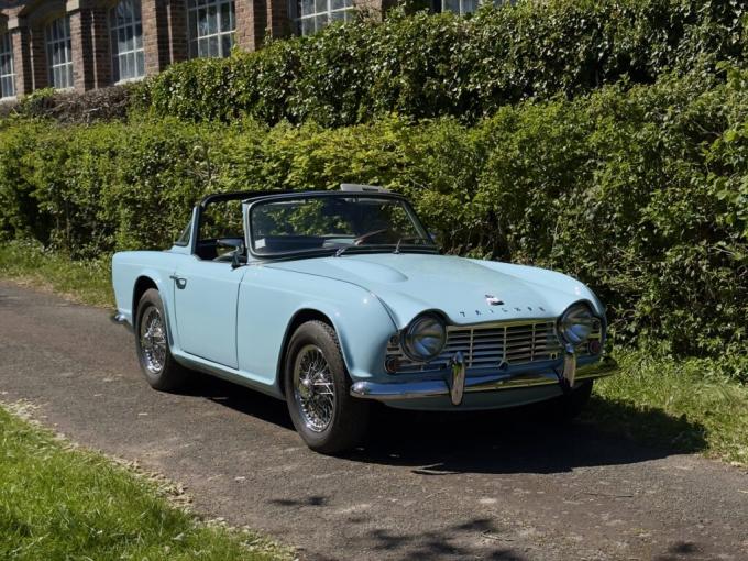Triumph TR4 A - Surrey Top de 1964