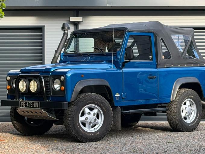 LandRover Defender XTREM 300TDI CABRIOLET FULL RESTAURATION CARNET  de 1997
