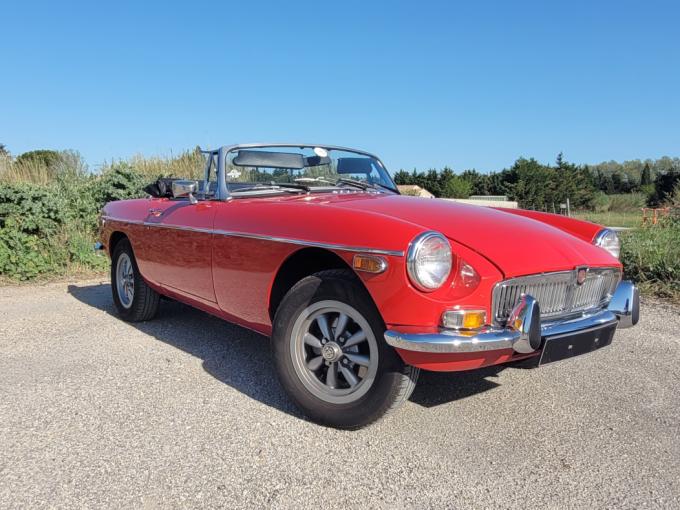 MG B restaurée prête à rouler de 1977