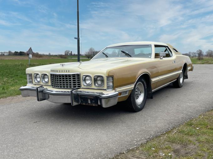 Ford Thunderbird Coupé V8 7.5 de 1976