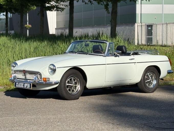 MG B 1800 de 1975