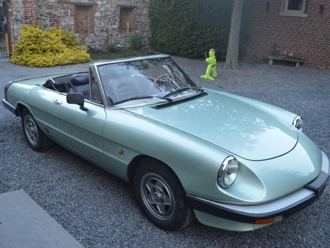 Alfa Roméo Spider 2000 série 3 de 1985