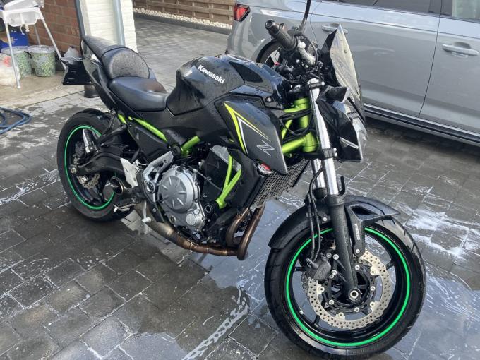 Moto Kawazaki Z650 de 2018