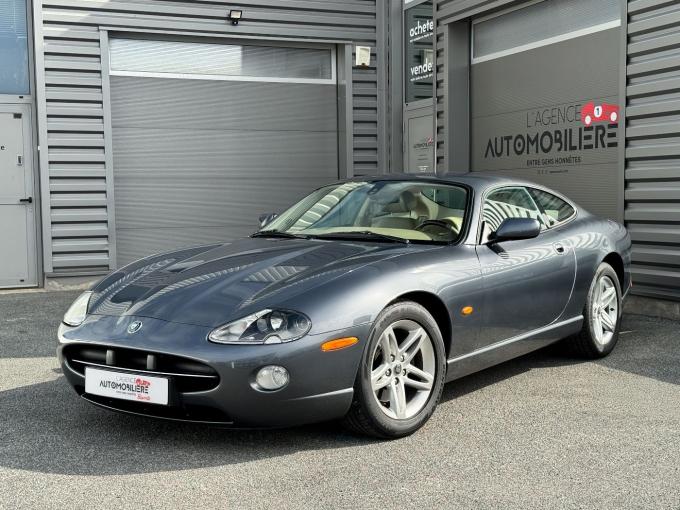 Jaguar XK8 X100 4.2 Coup&eacute; V8 de 2004