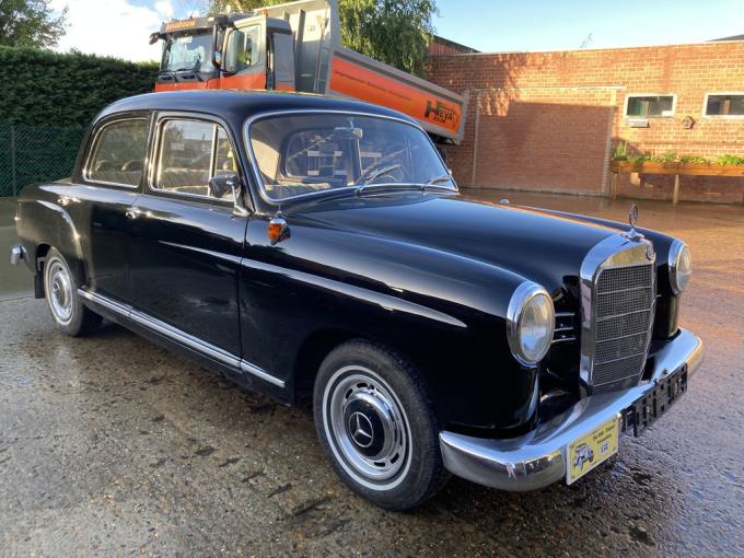 Mercedes-Benz Ponton 180 Berline de 1961