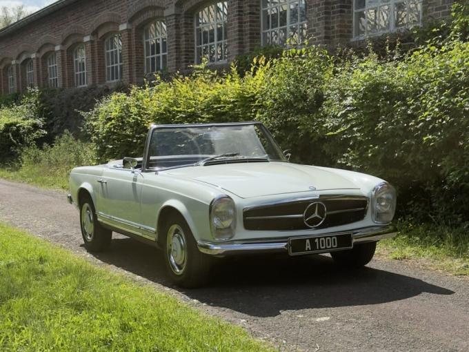 Mercedes-Benz SL 230 Pagode de 1964