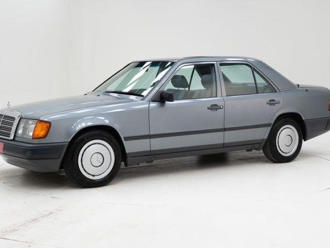 Mercedes-Benz E 230 '88 CH98802 de 1988