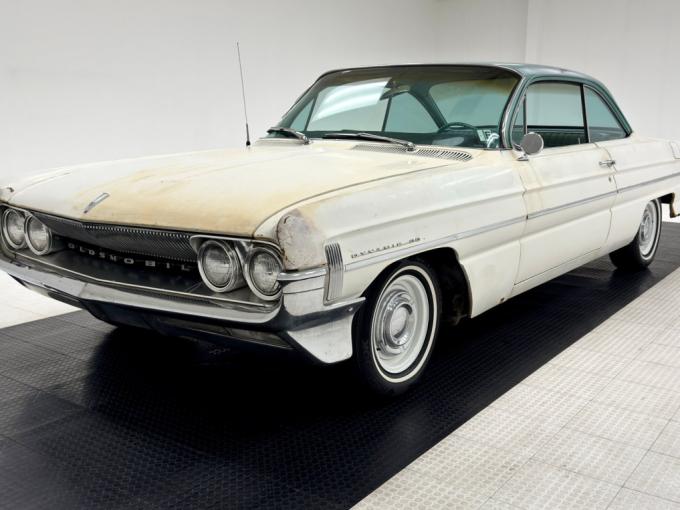 Oldsmobile Dynamic 88 Holiday Coupe de 1961