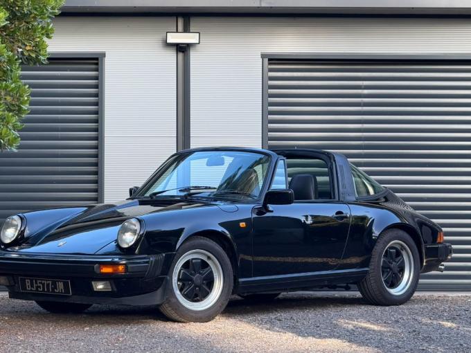 Porsche 911 3.2 TARGA FULL BLACK TOUT CUIR FRAIS IMPT REALISES de 1985