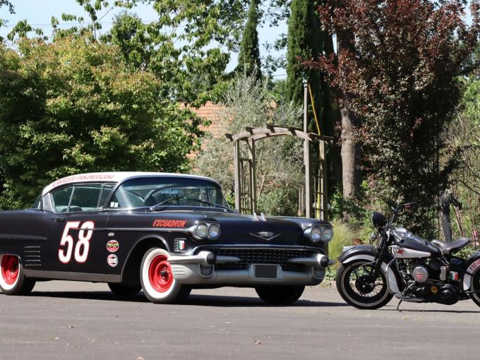 Cadillac Serie 62 + Harley Davidson WLC de 1958