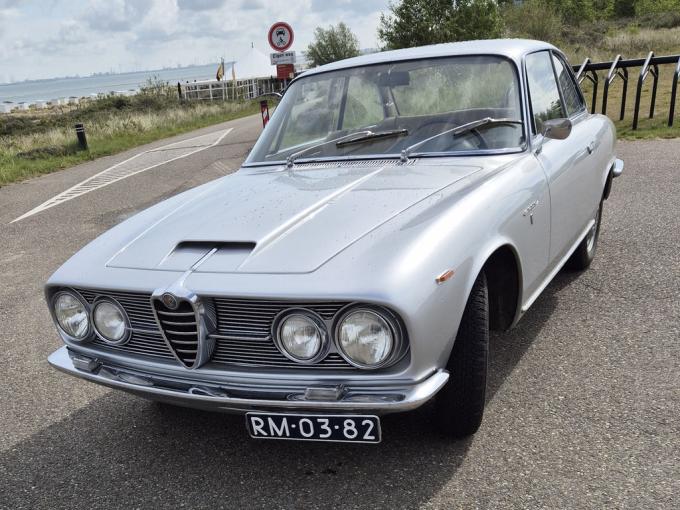 Alfa Roméo 2600 Sprint  de 1965