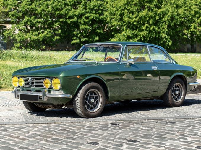 Alfa Roméo Giulia GT 2000 Veloce de 1973