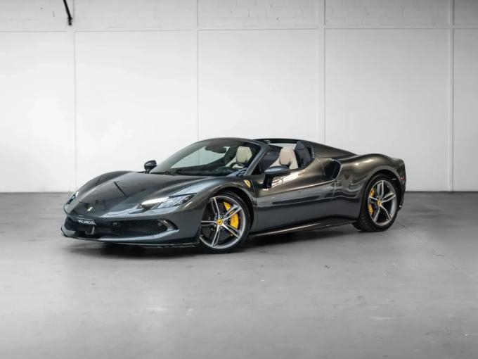 Ferrari 296 GTS *Neuve / Carbone* de 2024