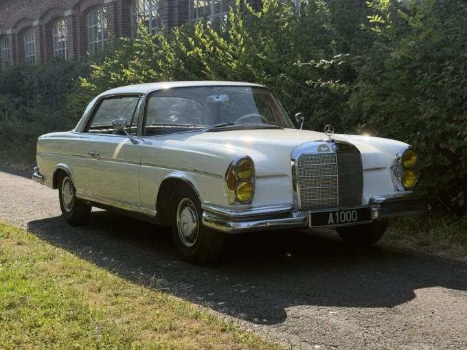 Mercedes-Benz SE 220 - W111 Coupé de 1965