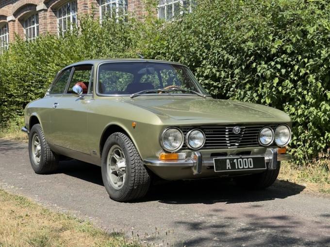Alfa Roméo Giulia GT 2000 Bertone Coupé de 1975