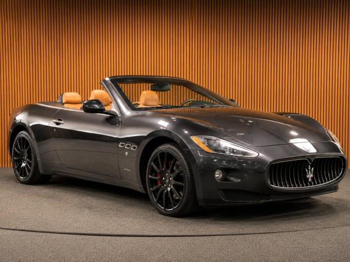 Maserati Grancabrio  de 2010