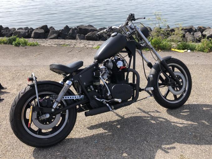 Moto yamaha XS650 custom bobber de 1987