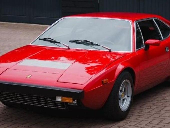 Ferrari 208 GT4  de 1975