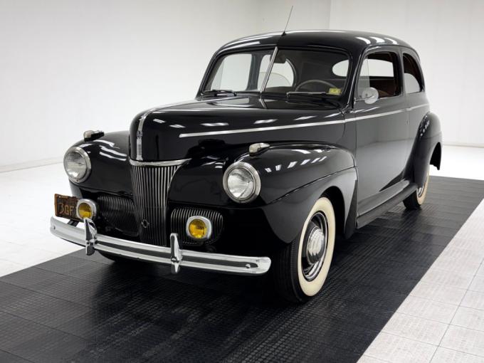 Ford Tudor Deluxe de 1941
