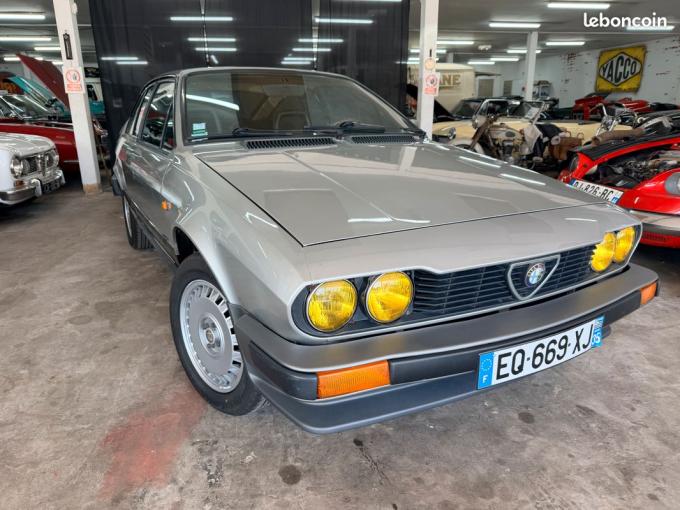 Alfa Roméo Alfetta GT GTV 2.0 de 1984