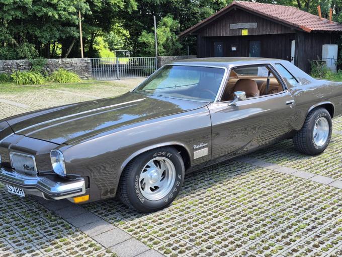 Oldsmobile Cutlass Supreme V8 Coupé de 1973
