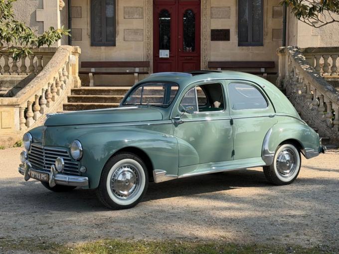 Peugeot 203 C berline de 1957