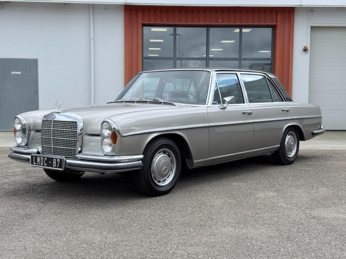Mercedes-Benz SEL 300 SEL 3.5 de 1972