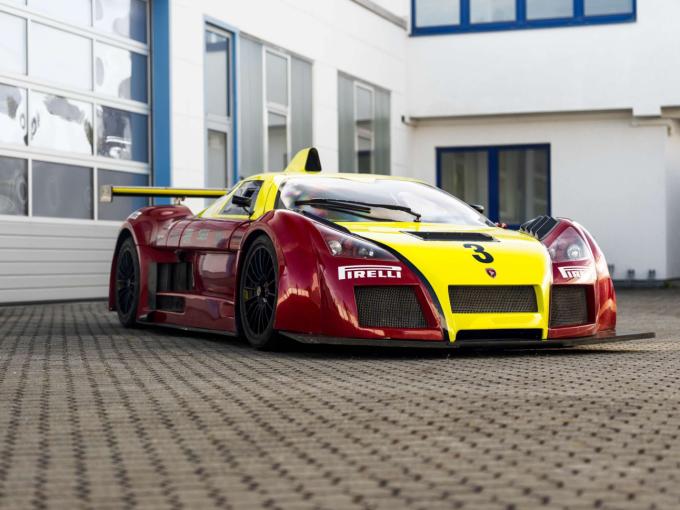 Proto/compétition Gumpert Apollo de 2005