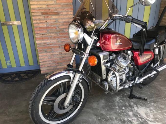 Moto Honda CX500 Custom de 1982