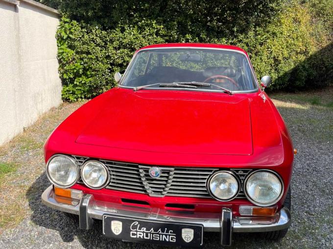 Alfa Roméo Giulia GT 2000 Veloce Bertone de 1973