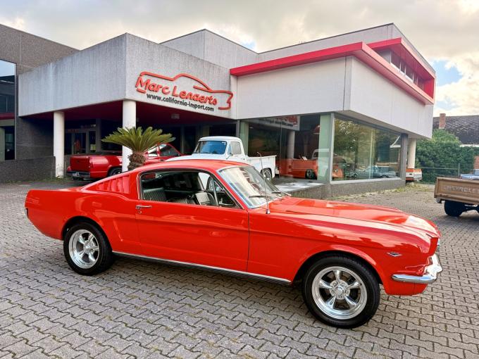 Ford Mustang V8 Fastback de 1965