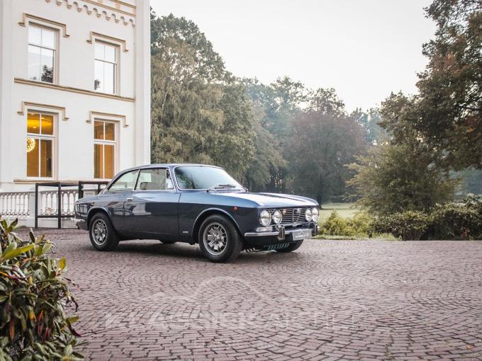 Alfa Roméo Giulia GT 2000 Veloce de 1973