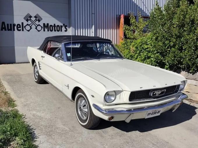 Ford Mustang V8 cabriolet de 1966
