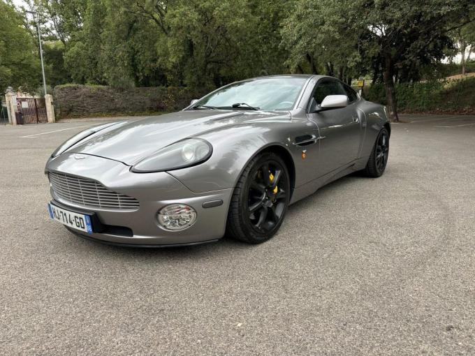 Aston Martin Vanquish Coup&eacute; de 2004