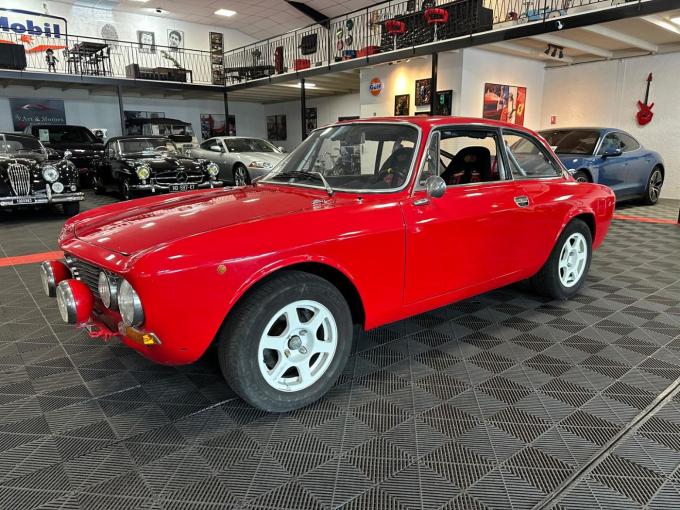 Alfa Roméo Giulia GT 2000 V&eacute;loce de 1971